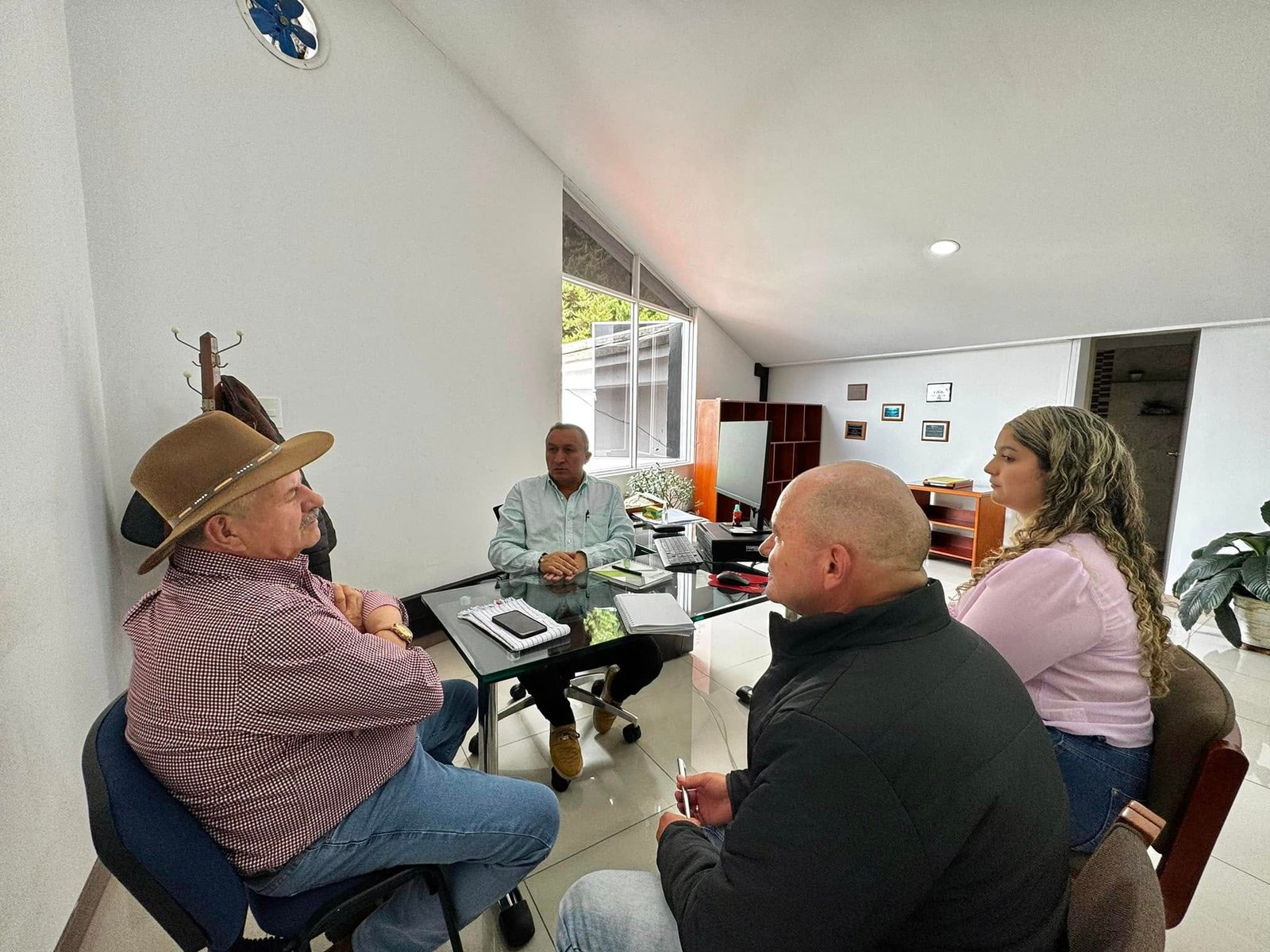 Manzanares y el ICA unen fuerzas para fortalecer el sector agropecuario en Caldas