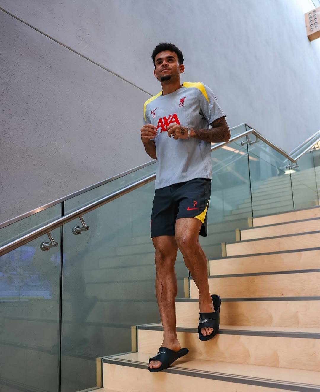 Luis Díaz: El Emblema Colombiano Frente al Desafío de la Champions League