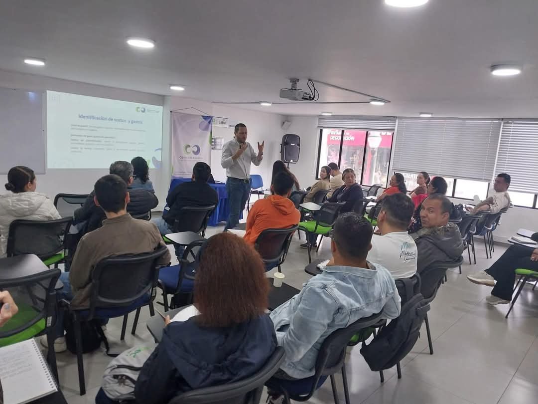 28 empresarios de Caldas se capacitan en contabilidad y estrategias financieras para impulsar sus negocios