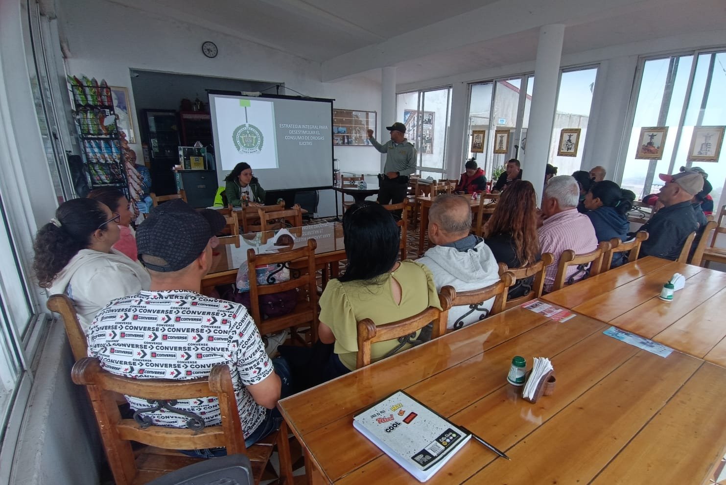 Policía Caldas realiza jornadas de sensibilización contra el consumo de drogas ilícitas en Belalcázar, Viterbo y Manzanares