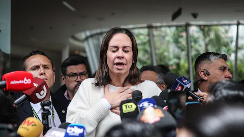 María Claudia Tarazona, esposa de Miguel Uribe Turbay, hace una petición: “Hagamos una oración masiva, el día de hoy es crucial”
